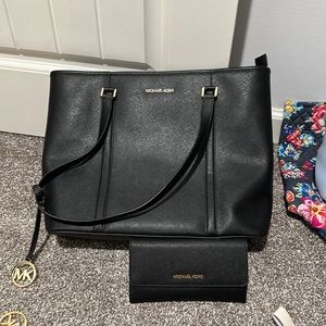 Black purse and wallet